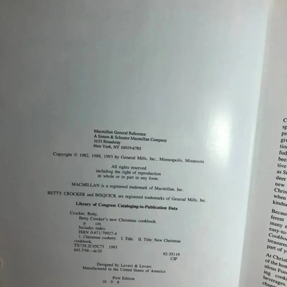 Vintage 1993 bettY CROCKER'S NEW CHRISTMAS cookbook - Picture 5 of 8